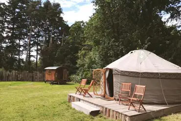 Castle Knights Glamping maintain high standards with fresh, clean linen thanks to laundry services from Pressed & Fresh.